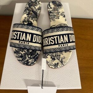 Christian Dior Deay Blue Toile Jouy embroidered cotton. Brand new!